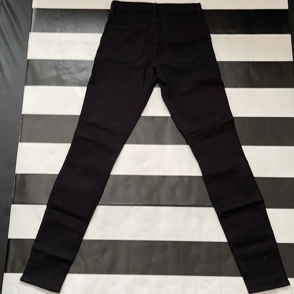 DEEP BLACK SKINNY JEAN